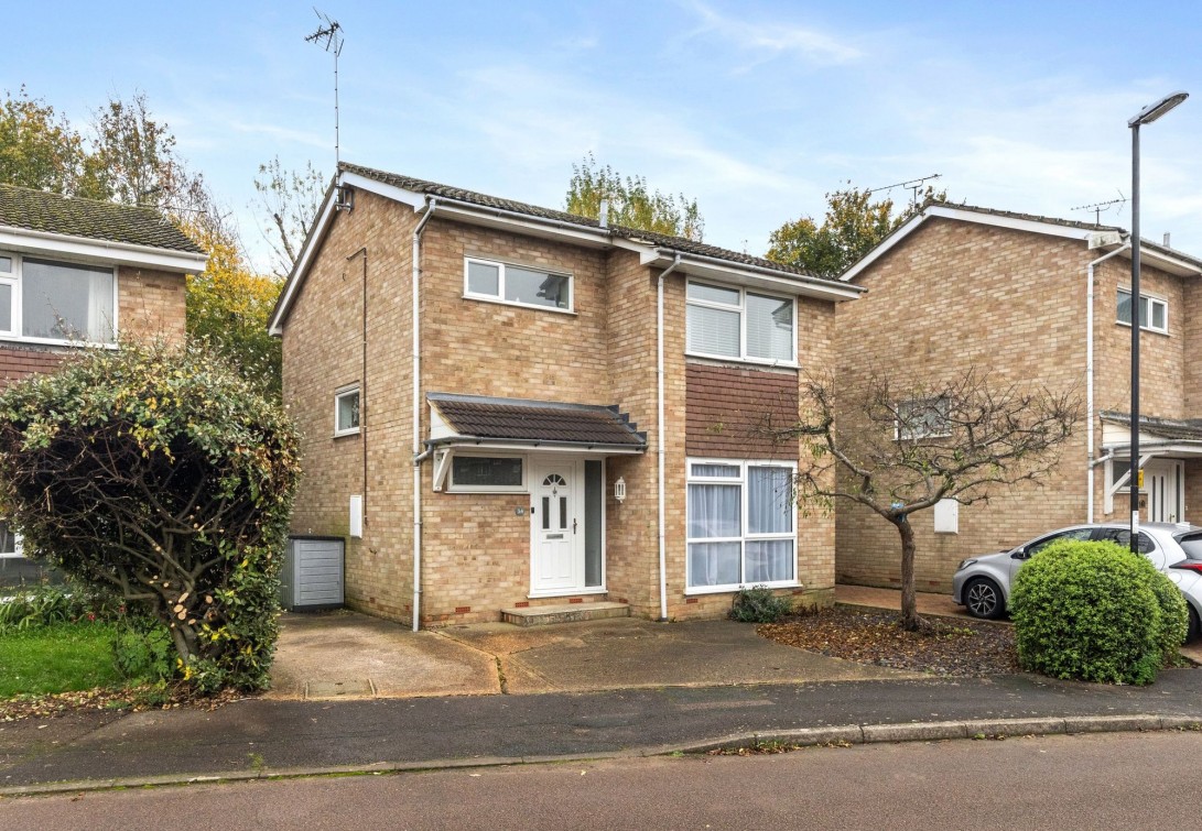 Photo of 34 Badgers Walk, Burgess Hill