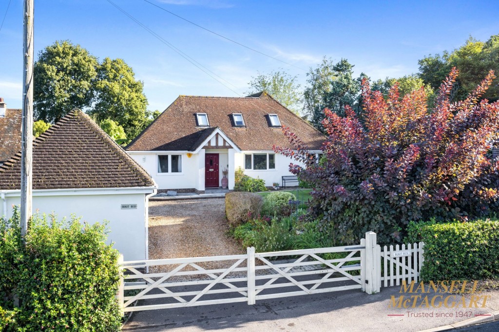 5 Bed House In Pulborough Rh20 2pl Price £1100000 Ref0330a9c7