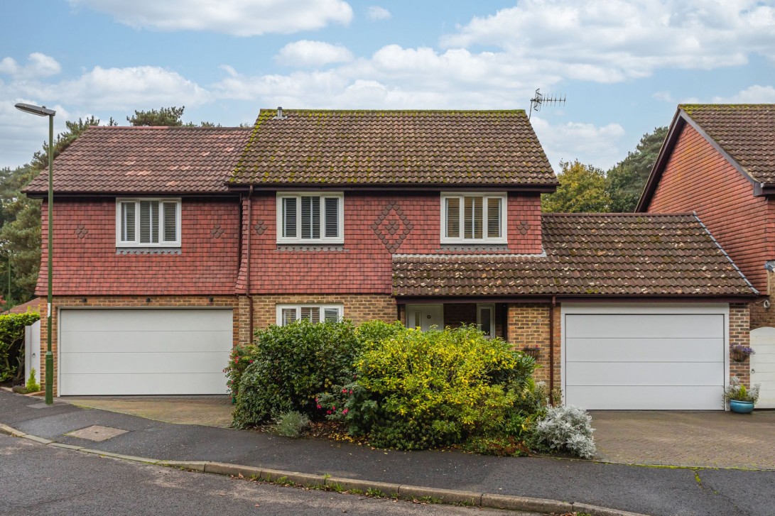 Photo of 21 Spring Gardens, Crawley