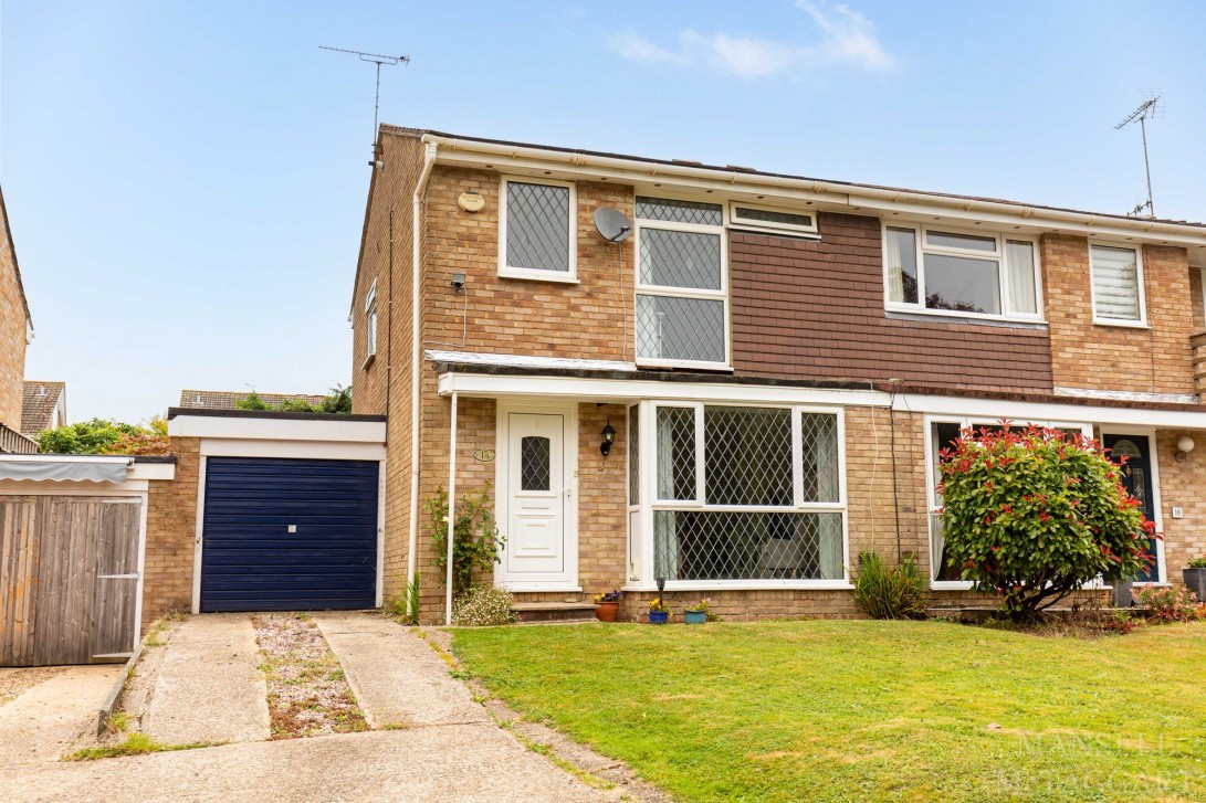 Photo of 15 Spinney Close, Crawley