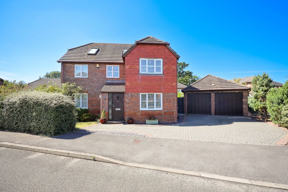 Photo of 21 Sparrow Way, Burgess Hill