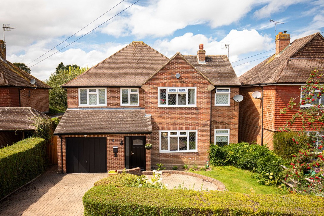 Photo of 8 Manor Road, East Grinstead