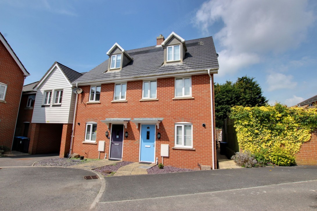 Photo of 8 Cedar Avenue, Haywards Heath