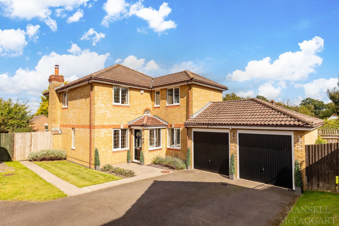 Photo of 34 The Meades, Lingfield