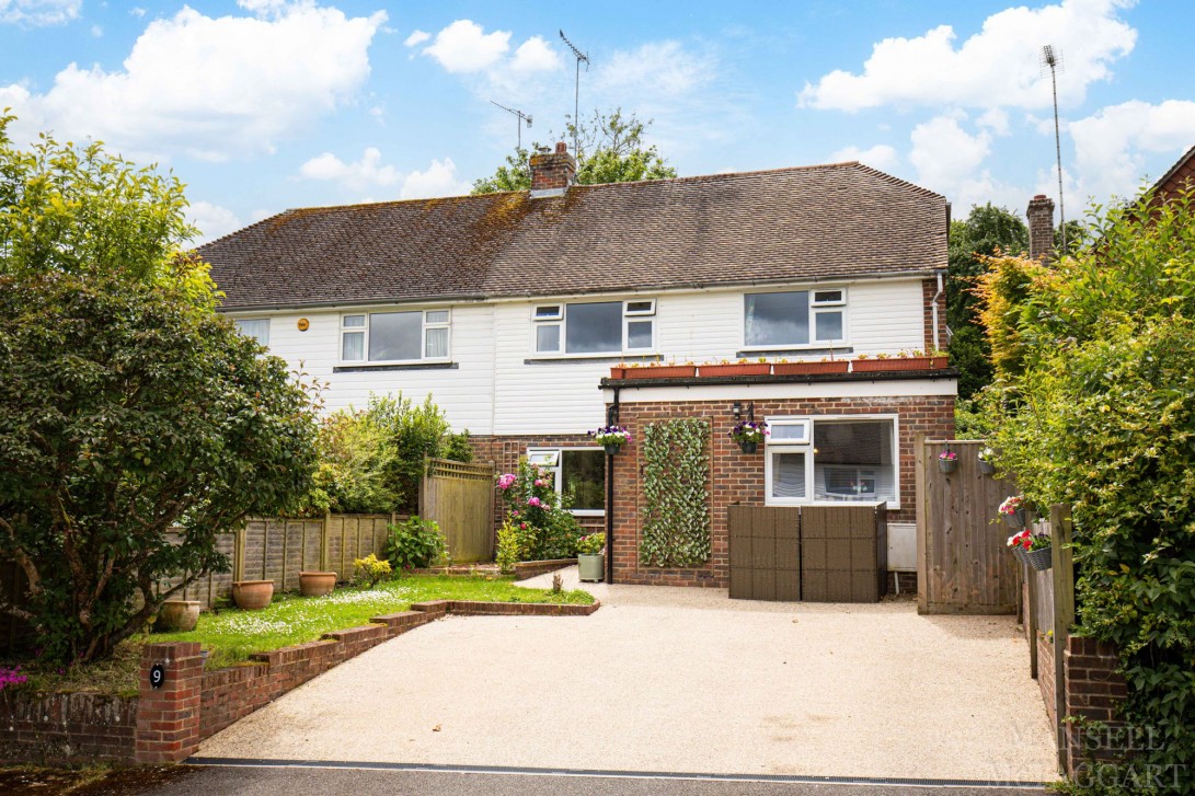 Photo of 9 Rectory Field, Hartfield