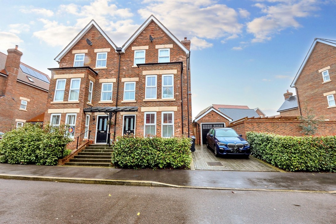 Photo of 55 Curf Way, Burgess Hill