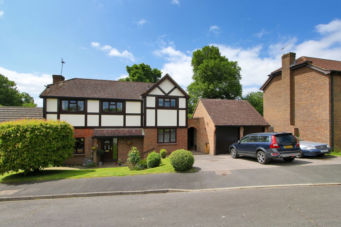 Photo of 6 Britts Farm Road, Uckfield