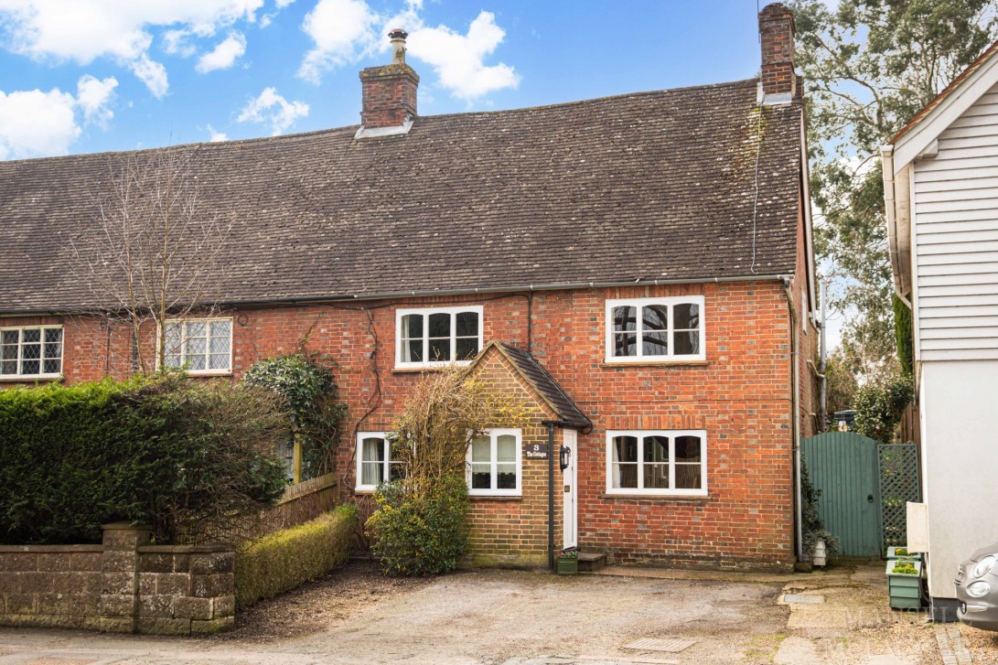 Photo of 3 The Cottages High Street, Uckfield