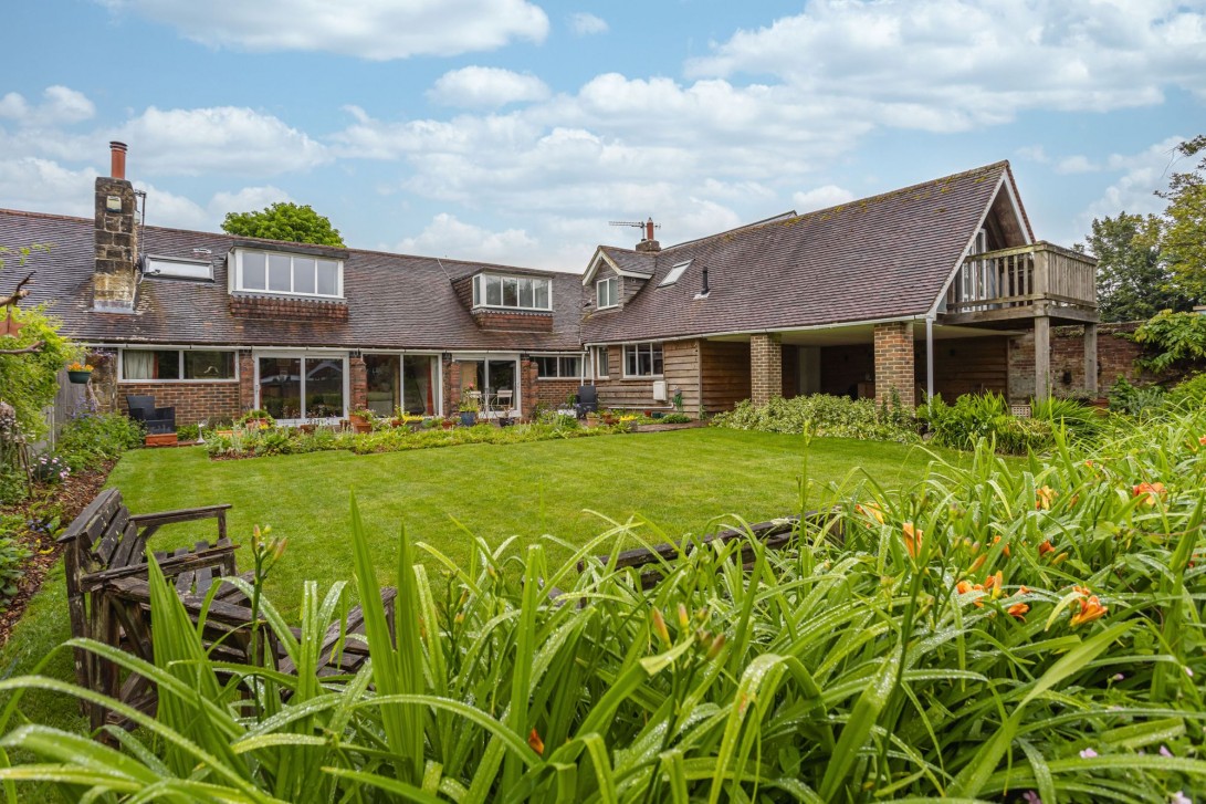 Photo of The Barn, East Grinstead