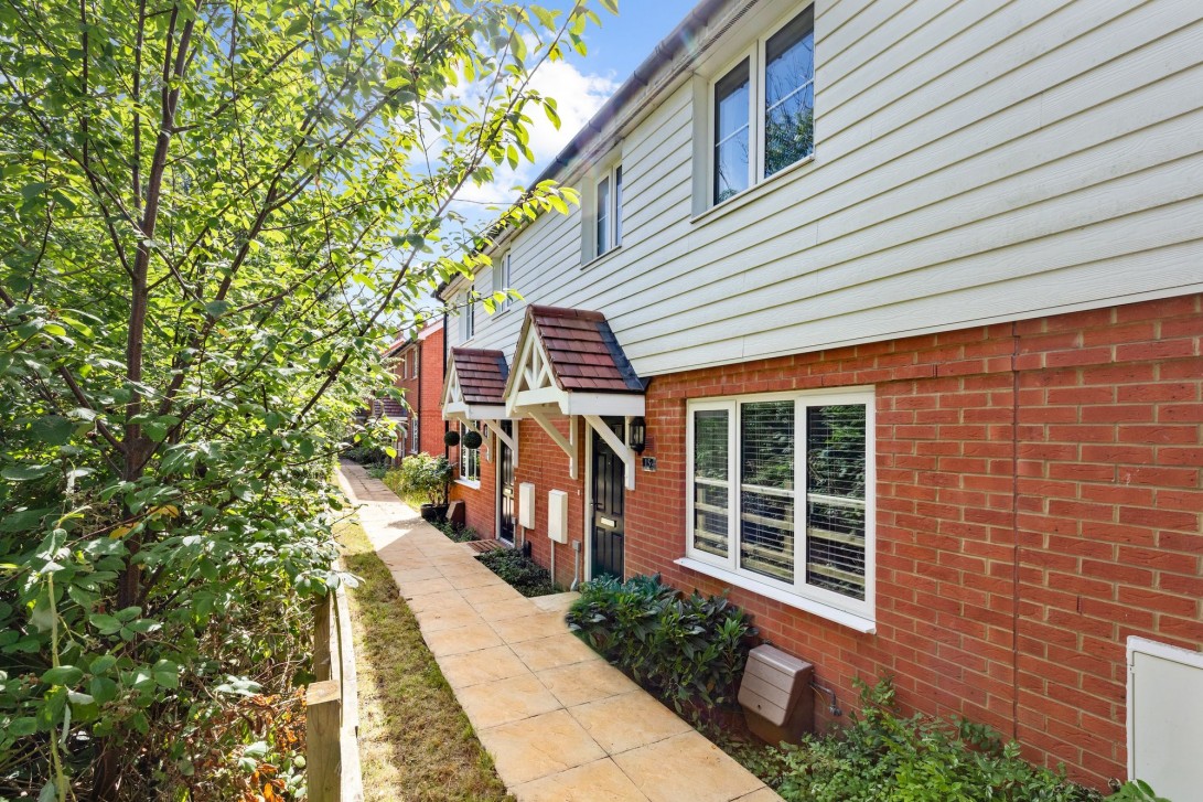 Photo of 15 Low Weald Lane, Horsham