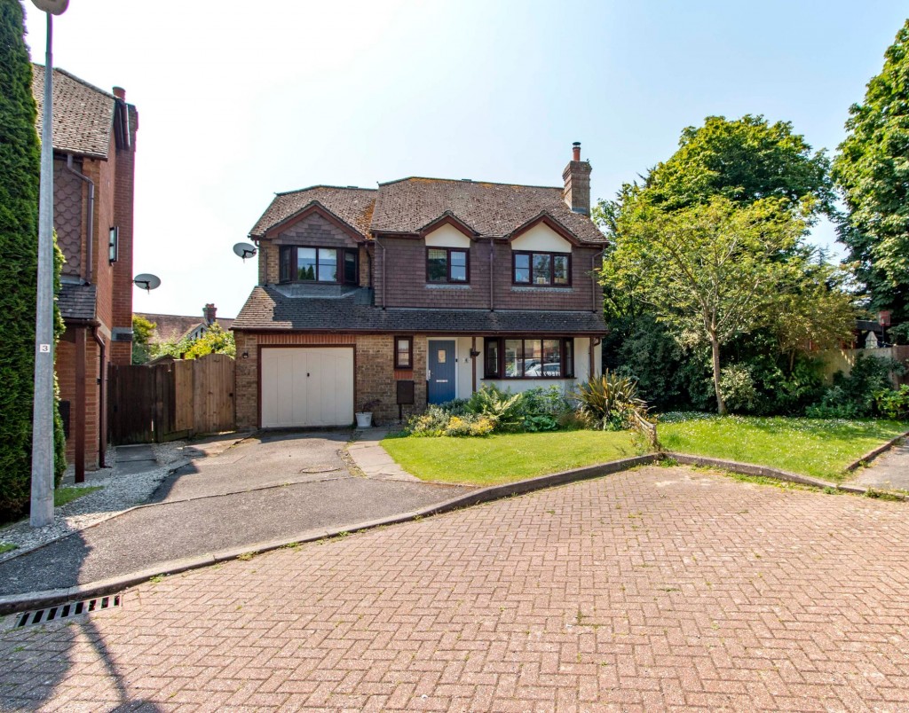 4 Bed Detached House In Uckfield Tn22 5yb Price £550 000 Ref