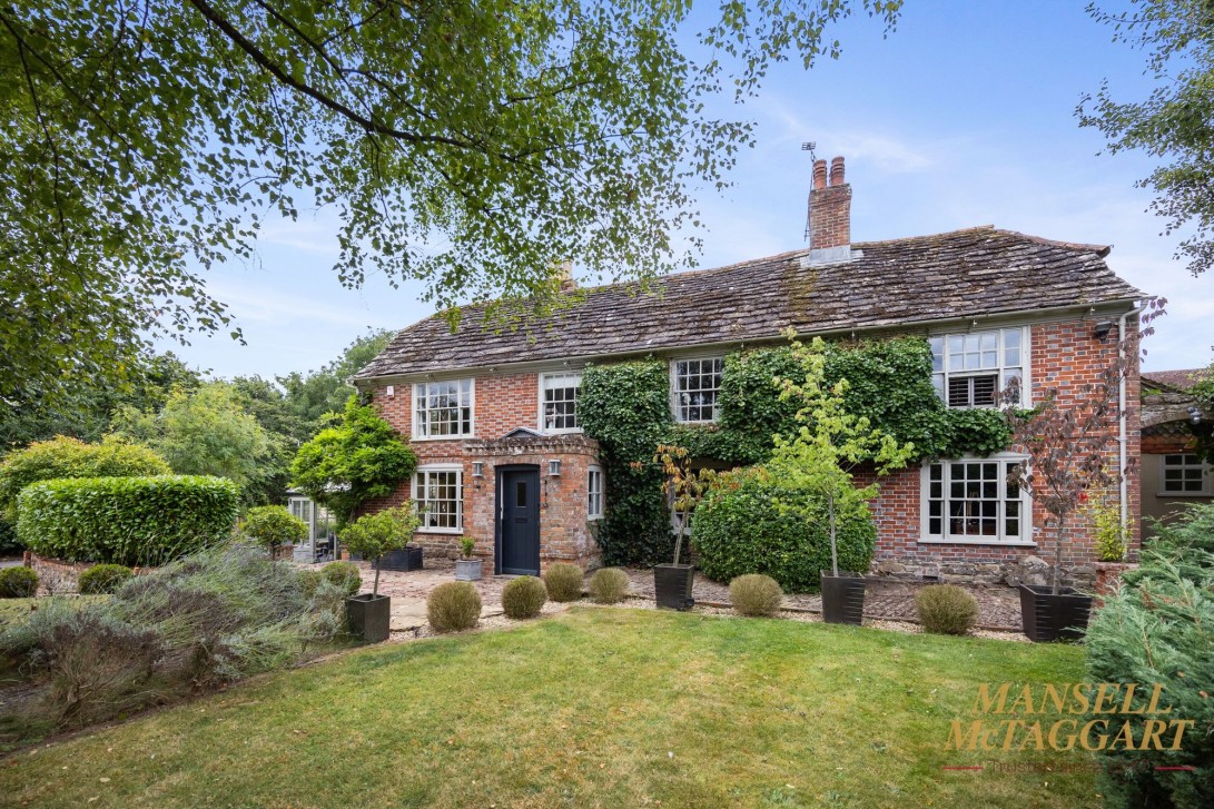 Photo of Cedars Farmhouse, Billingshurst