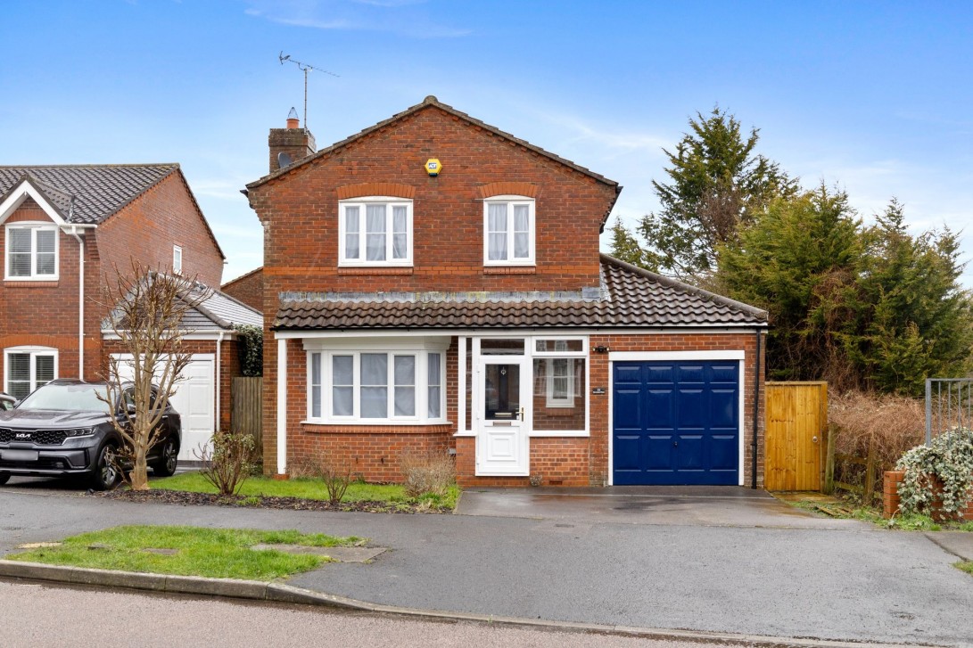 Photo of 32 Bowmans Close, Steyning