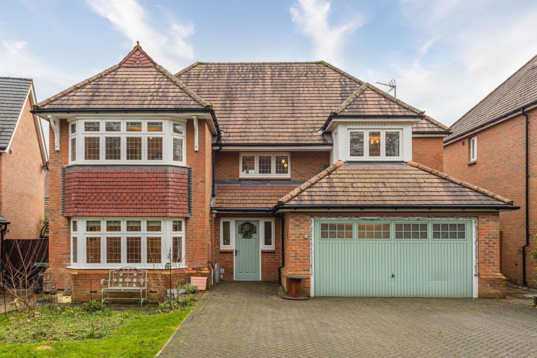 Photo of 3, Pondside Close, Crawley